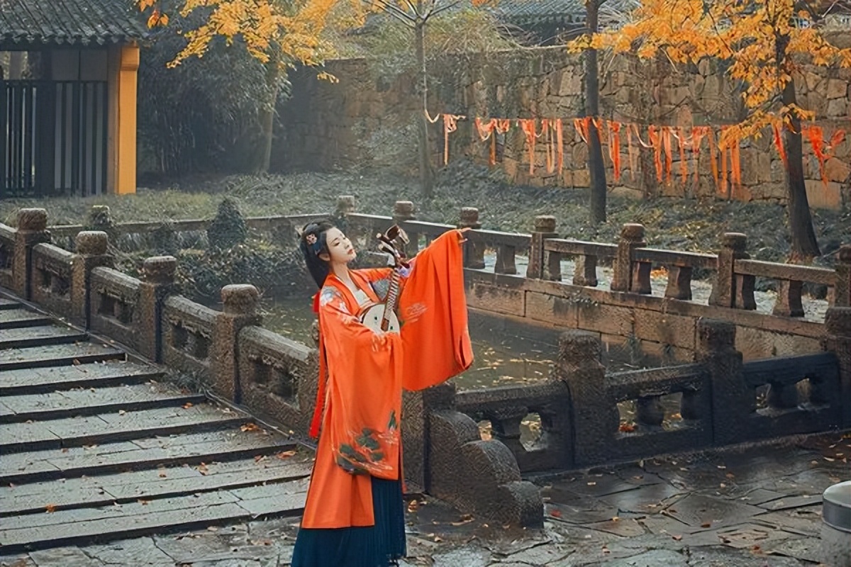 秋日，用心聆听一段音乐